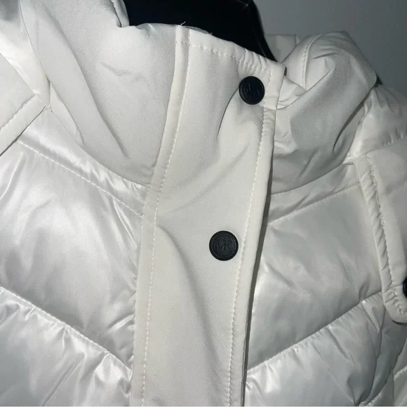 Michael Kors Hooded Puffer Jacket In White W/ Black Details New - Duplicate